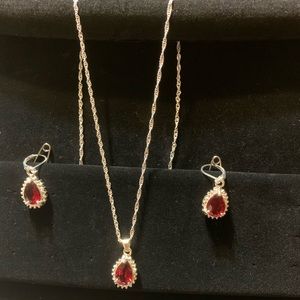 Beautiful necklace with matching earrings
